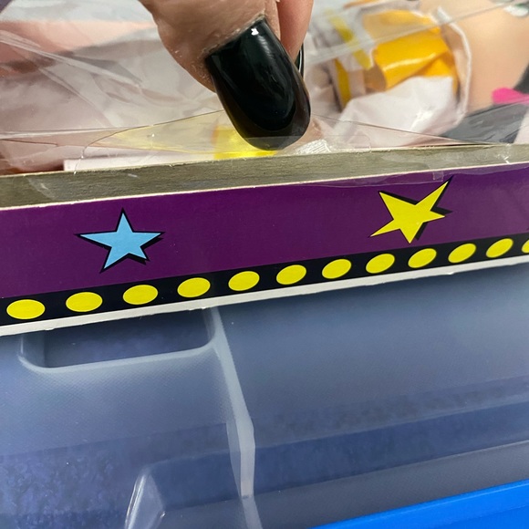 Vinyl M -Toy Betty Boop RainSlicker Doll c.1995 Discontinued Limited Edition NIB - Picture 9 of 9